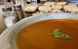 VillaGlutenfri-tomatsuppe-med-ostebroed