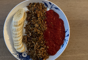 Skyr bowl med hjemmelavet granola
