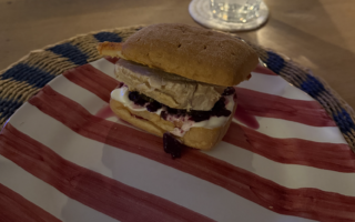Glutenfri flæskestegssandwich