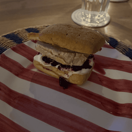 Glutenfri flæskestegssandwich