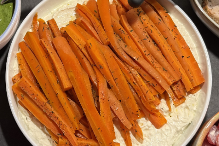 Gulerødder med fetacreme